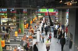 Встановлено особи злодіїв, які пограбували відвідувачів супермаркету в Києві