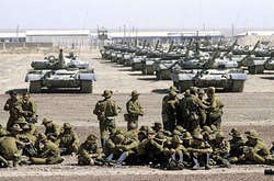  27 грудня 1979 року за рішенням керівництва СРСР радянські війська вторглись на територію Афганістану 