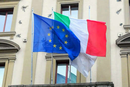 Правляча партія Італії погрожує вивести країну з Євросоюзу