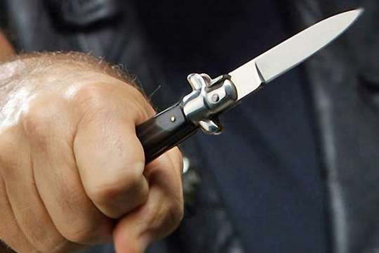 У суді під Києвом зловмисник погрожував прокурору ножем