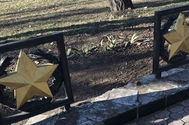 Вандали спаплюжили меморіальний комплекс у Запорізькій області