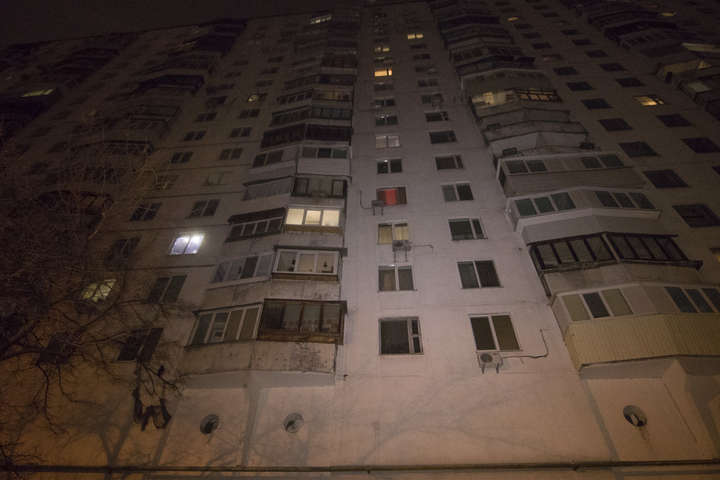 У Києві молодик після сварки з жінкою викинувся з 11 поверху 