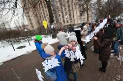 Щороку кияни збираються на тиху акцію «Ангели пам‘яті» 