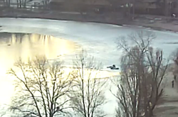 У Києві двоє підлітків провалилися під лід: хотіли зробити гарне фото