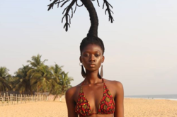 Девушка-блогер из Африки стала звездой соцети благодаря скульптурам из своих волос