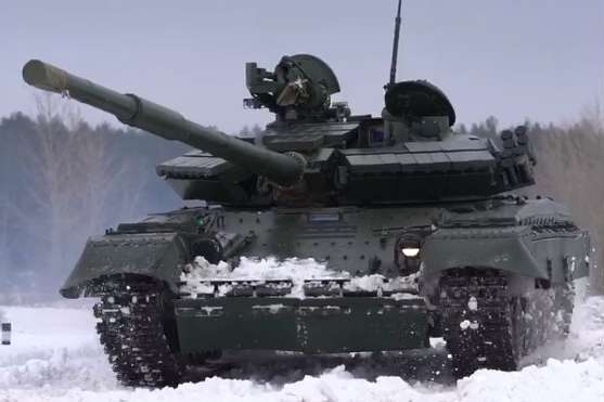 Українські військові отримали понад сотню модернізованих танків Т-64