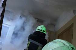 На 1-му поверсі в електрощитовій сталося коротке замкнення електропроводів з послідуючим горінням