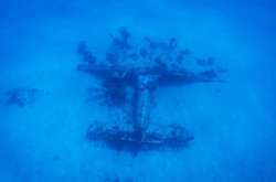 Німі свідки війни. Неймовірні фотографії підводного кладовища літаків