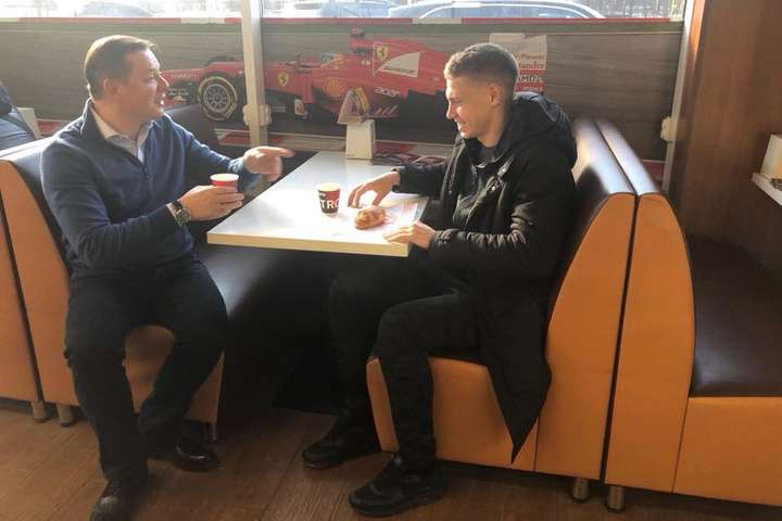 Ляшко «випадково» по дорозі на Житомир попив кави з двома футболістами «Шахтаря» (фото)