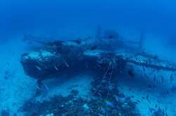 Немые свидетели войны. Невероятные фотографии подводного кладбища самолетов