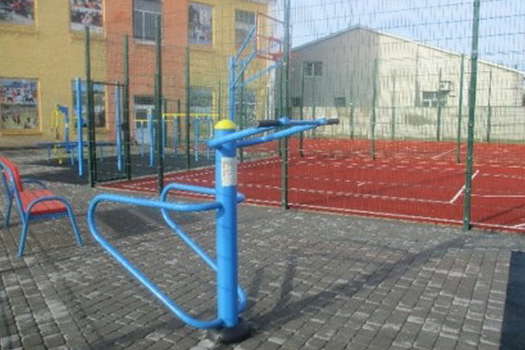 Спеціальне обладнання для дітей з обмеженими можливостями встановлено на ігрових майданчиках міста