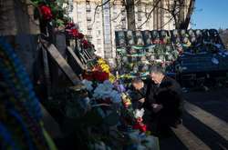 Порошенко и Туск почтили память Героев Небесной сотни