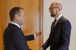 Яценюк заявив, що Україна пам’ятатиме сьогоднішнє слово Туска, виголошене українською мовою