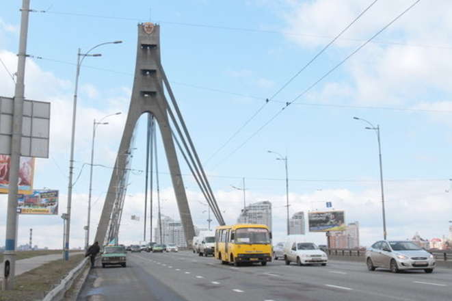 У середу буде обмежено рух транспорту Північним мостом