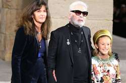  Карл Лагерфельд и Виржини Виар 
  