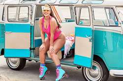 Эшли Грэм продемонстрировала новую коллекцию купальников своего бренда