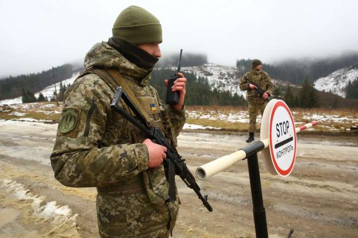 На Буковине пограничники подстрелили двух контрабандистов