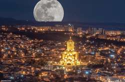 Суперлуние: эффектные снимки пользователей сети Instagram