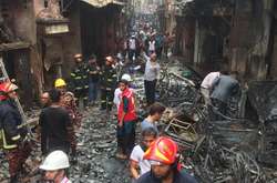  Пожежа спалахнула в чотириповерховому житловому будинку в старому кварталі Дакки 