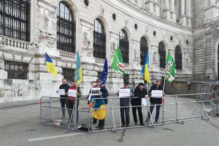 У Відні, де стартує зимова сесія Парламентської асамблеї ОБСЄ, протестують проти російської агресії