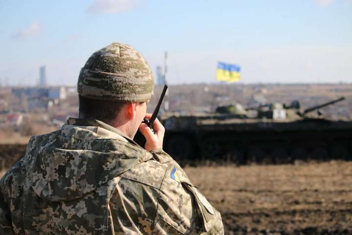 Доба на Донбасі: поранені троє військових