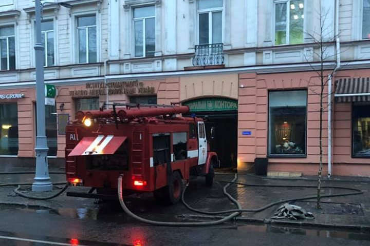 В Одесі вночі сталася масштабна пожежа у житловому будинку