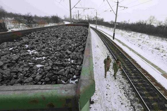 Білорусь збільшила поставки вугілля в Україну у 800 разів, хоча його не видобуває