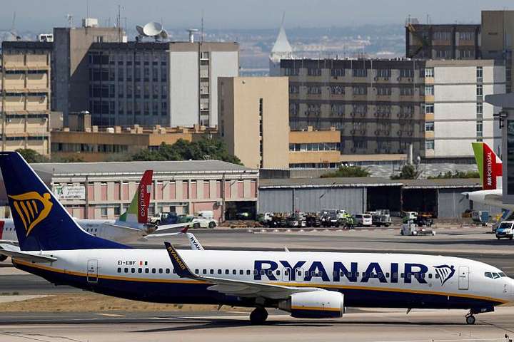 Італія оштрафувала Ryanair і Wizzair на мільйони євро за їхні правила щодо багажу