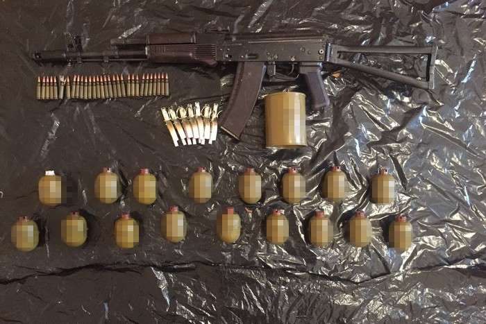 На Буковині СБУ викрила на збуті зброї військовослужбовця-контрактника