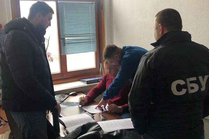 Столичні правоохоронці викрили львівського посадовця ДФС на збуті сильнодіючих ліків