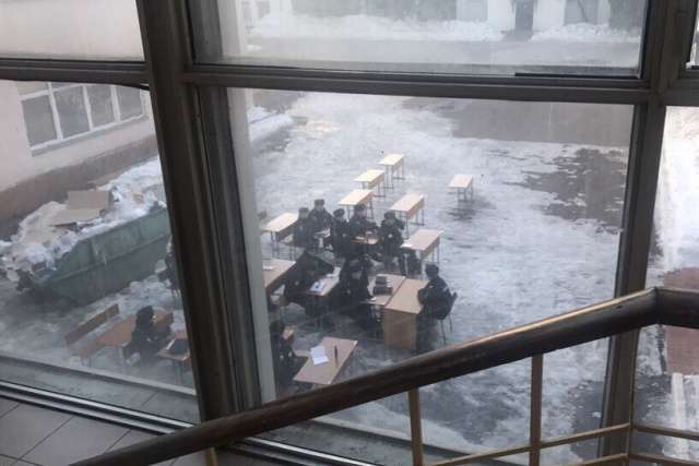 Московським курсантам МВС провели заняття на вулиці при мінусовій температурі