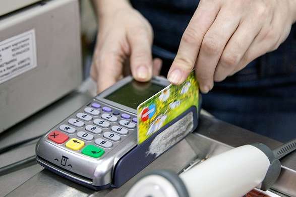 В Україні лідером платіжних систем є MasterCard - В Україні минулого року обсяг безготівкових операцій зріс на 55%