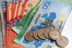 Казахстан уберет со своих банкнот и монет надписи на русском языке