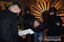 У Миколаєві затримали чоловіка, який «постачав» підлітків педофілам