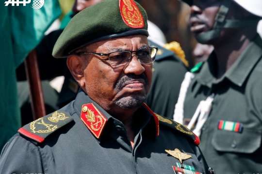 Президент Судану запровадив надзвичайний стан і розпустив уряд