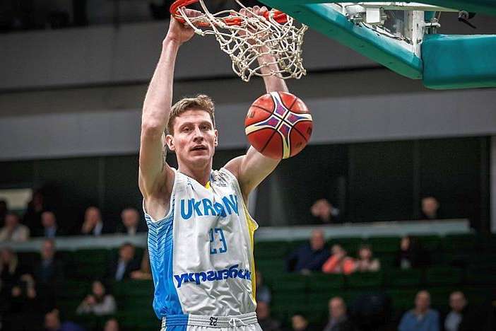Лідер збірної України з баскетболу таки не зіграє проти Чорногорії