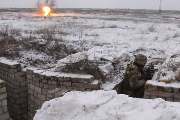 Бойовики на Донбасі тричі відкривали вогонь, втрат немає