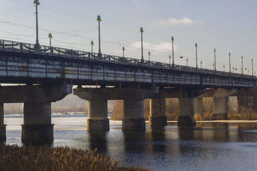 У Києві перекрили міст Патона