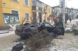 У Києві розшукують водія «Ауді», який скоїв ДТП з тяжкими наслідками та втік з місця події