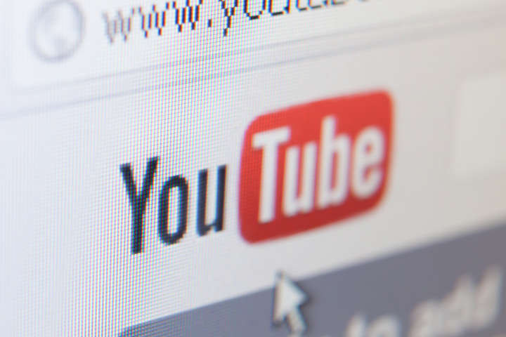 YouTube відключив монетизацію для каналів, які пропагують відмову від вакцинації