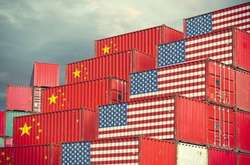 Президент США вирішив відкласти підвищення мит на китайські товари