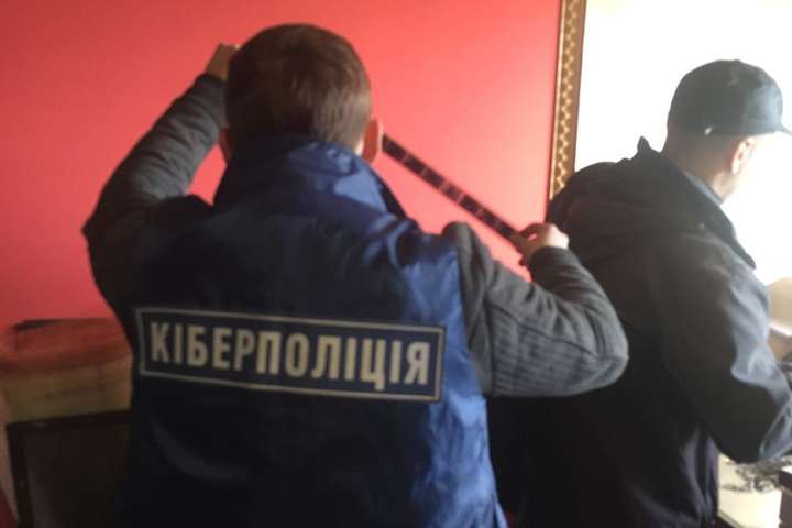 У Києві затримано організатора дитячої порностудії (фото, відео)