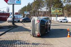  Від удару Grand Vitara перекинувся на бік 