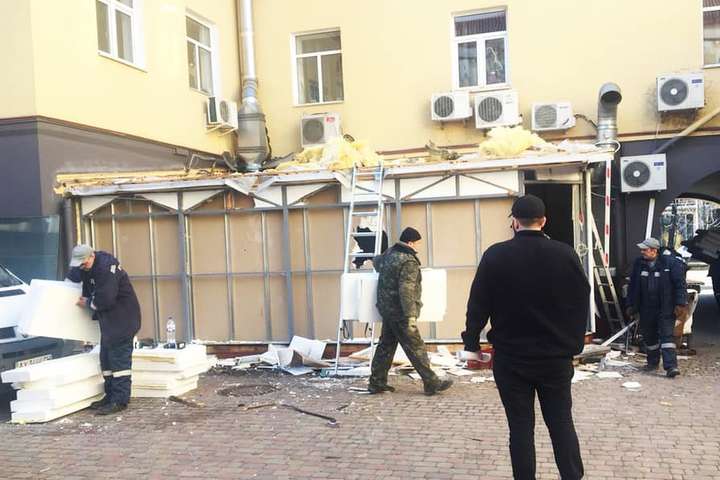 Намети, гаражі, МАФи: за тиждень у Києві демонтовано 35 споруд