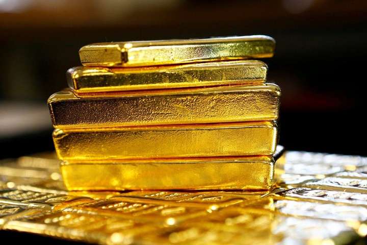 «Приватбанк» каждую неделю продает по 3 кг золота