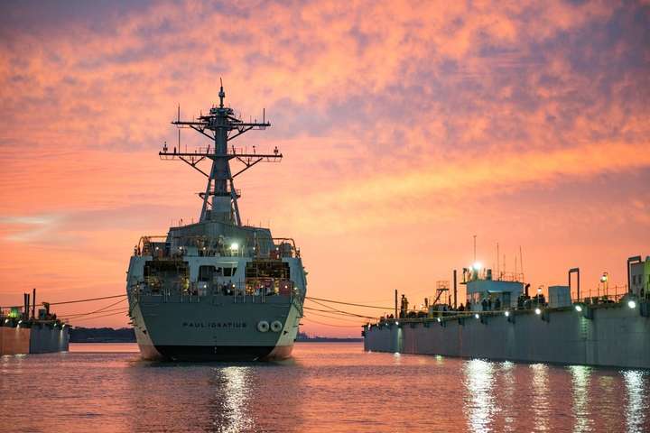 Суднобудівники США передали флоту новий есмінець