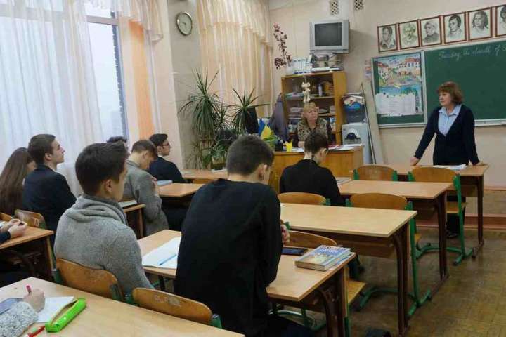 Українські 11-класники вивчатимуть створення Помісної церкви та надання Томосу 