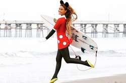 Найдена самая обаятельная серфингистка в Instagram: фото красотки