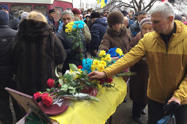 На Донеччині поховали загиблого бійця Збройних сил України