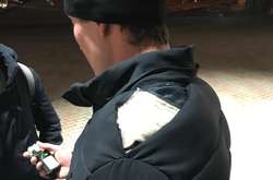 Під час затримання одному з активістів порвали одяг
  